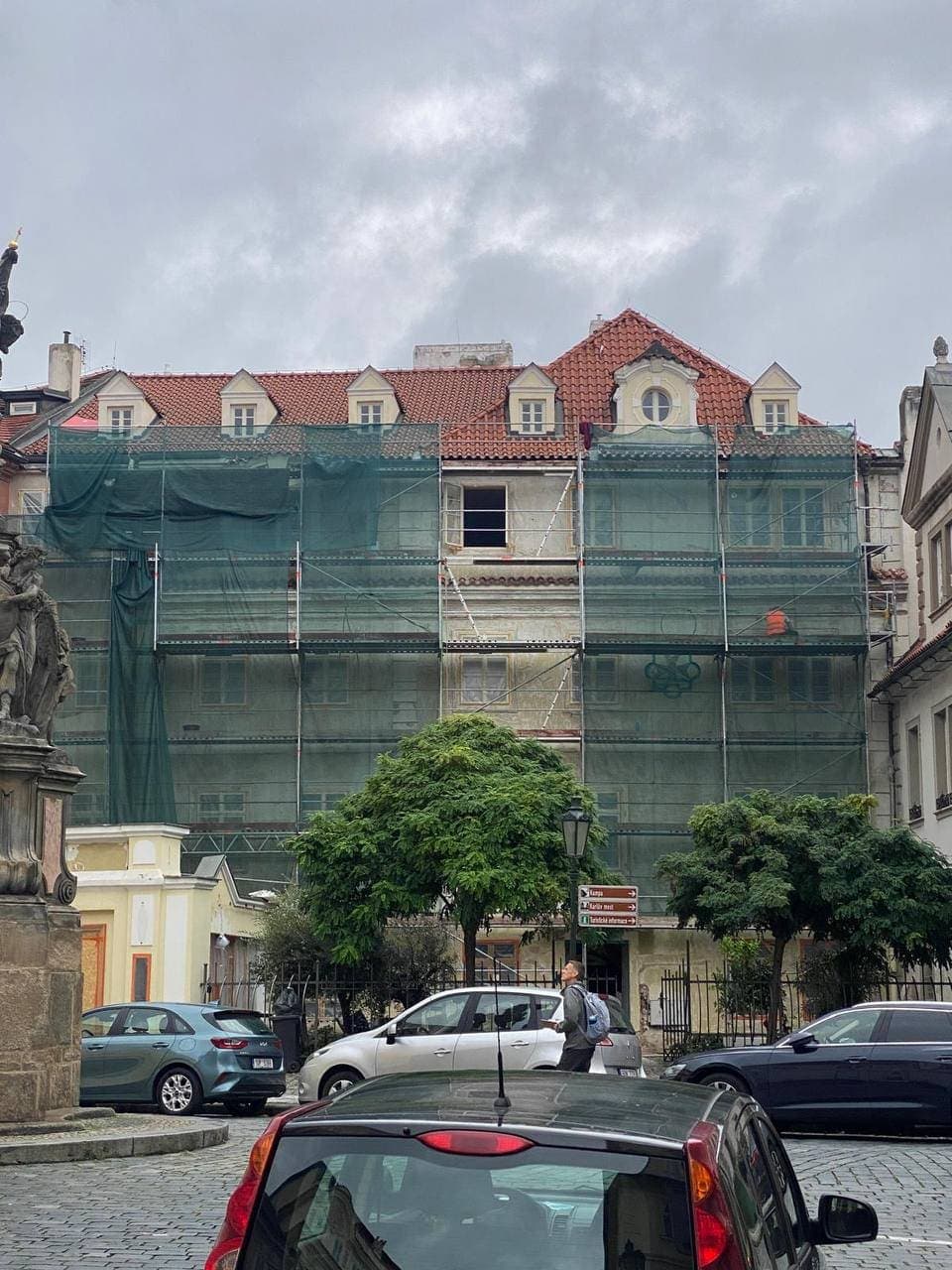 Obnova fasády historického domu v centru Prahy